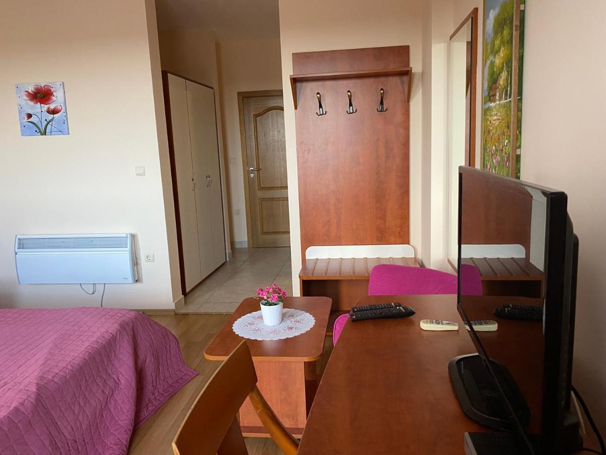 Guest House Golden Flake 4Km From Bolata Beach Bulgarevo Exterior photo