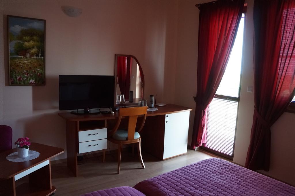 Guest House Golden Flake 4Km From Bolata Beach Bulgarevo Room photo